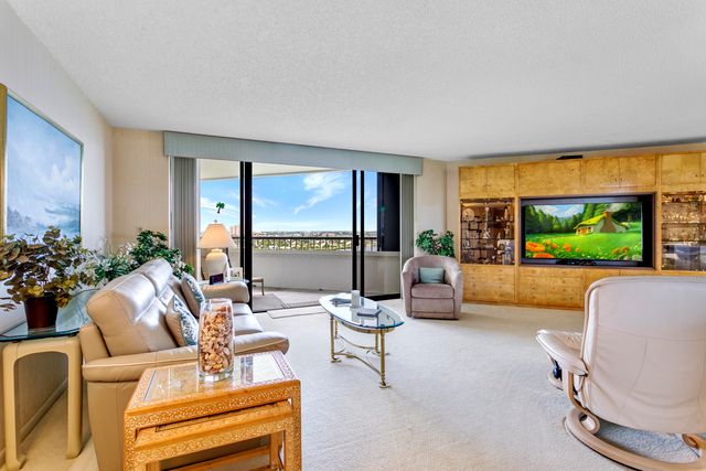 5070 N Ocean Drive 10c, Singer Island, FL 33404