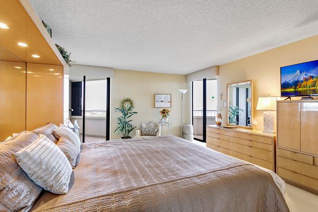 5070 N Ocean Drive 10c, Singer Island, FL 33404
