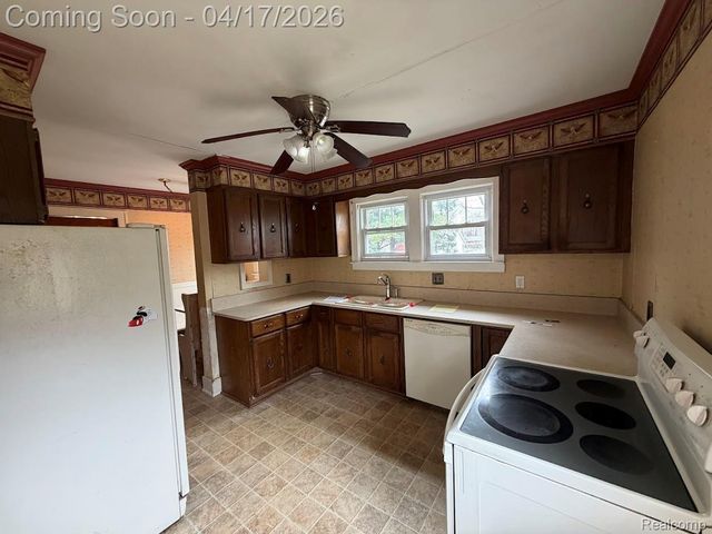 12100 Elmview Street, Romulus, MI 48174