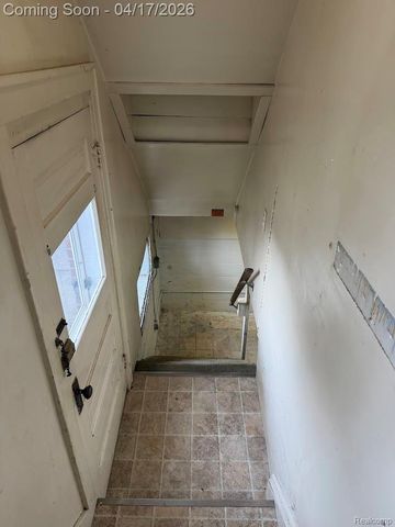 12100 Elmview Street, Romulus, MI 48174