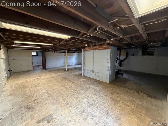 12100 Elmview Street, Romulus, MI 48174