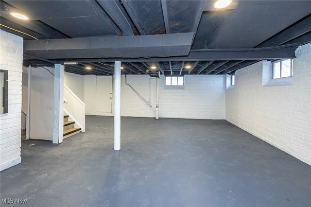 12274 Ridge Rd, North Royalton, OH 44133