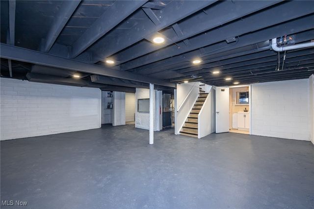 12274 Ridge Rd, North Royalton, OH 44133