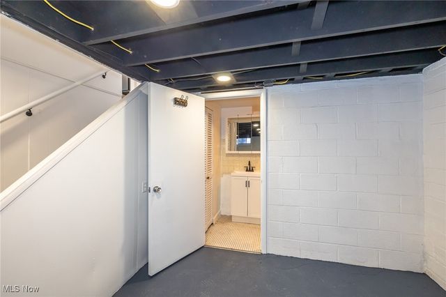 12274 Ridge Rd, North Royalton, OH 44133