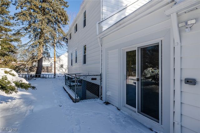 12274 Ridge Rd, North Royalton, OH 44133