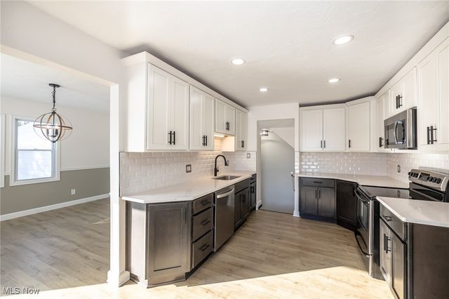 12274 Ridge Rd, North Royalton, OH 44133