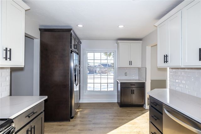 12274 Ridge Rd, North Royalton, OH 44133