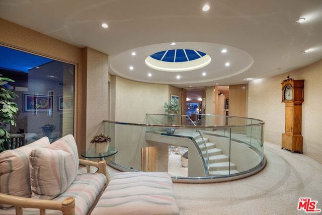 812 W Bay Avenue, Newport Beach, CA 92661