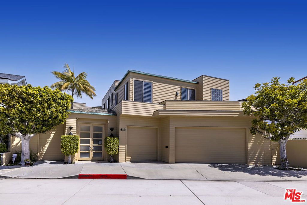 812 W Bay Avenue, Newport Beach, CA 92661