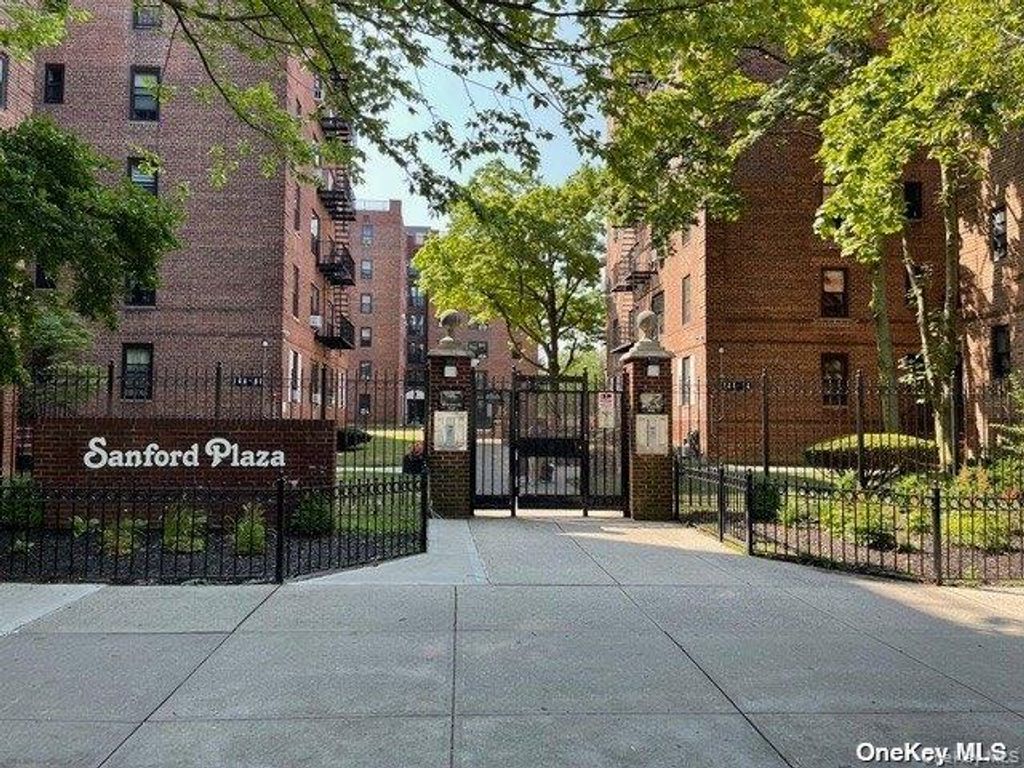 144-64 Sanford Avenue 11, Flushing, NY 11355