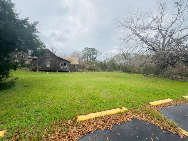 401 S Fm 356, Onalaska, TX 77360