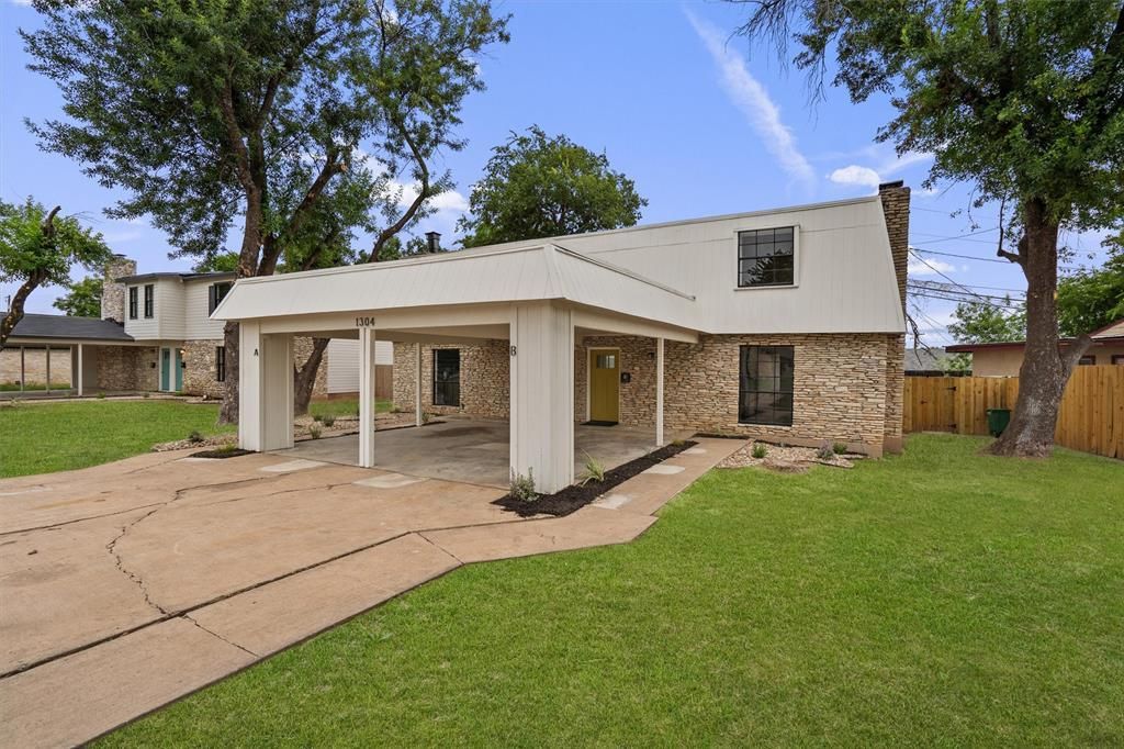 1304 Fairbanks DR B, Austin, TX 78752