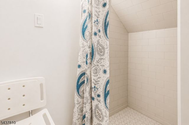 66 President St, Passaic City, NJ 07055