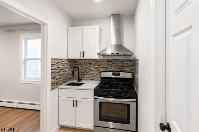 66 President St, Passaic City, NJ 07055
