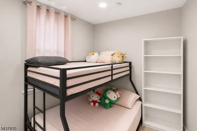 66 President St, Passaic City, NJ 07055