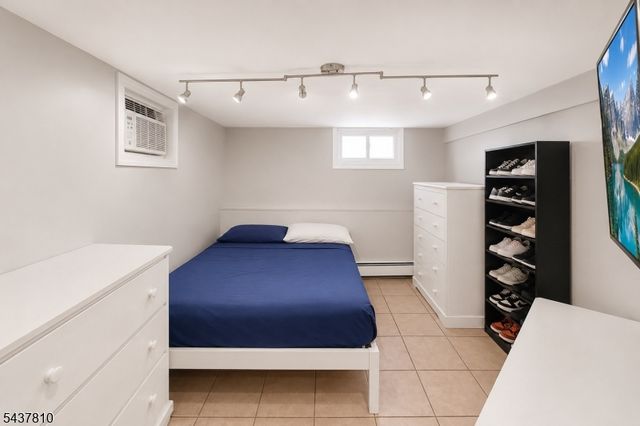 66 President St, Passaic City, NJ 07055