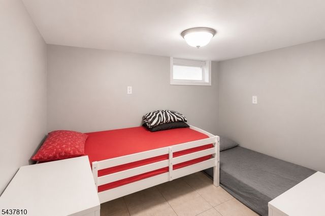 66 President St, Passaic City, NJ 07055