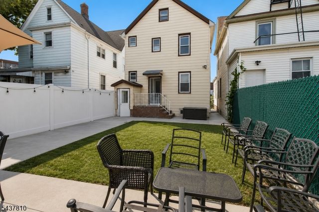 66 President St, Passaic City, NJ 07055