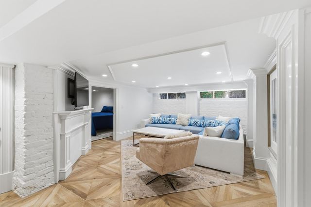 80 Church Street, Charleston, SC 29401