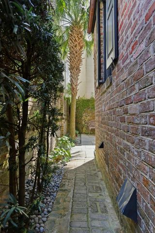 80 Church Street, Charleston, SC 29401