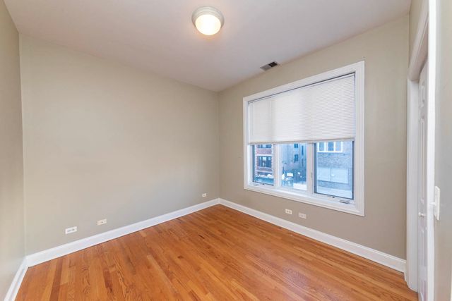 1960 N DAMEN Avenue 3, Chicago, IL 60647