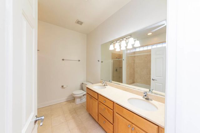 1960 N DAMEN Avenue 3, Chicago, IL 60647