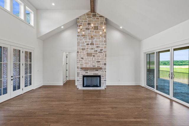 293 Aplin Branch Rd, Cottontown, TN 37048