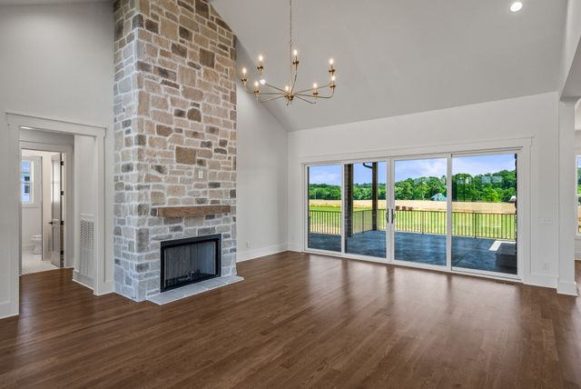 293 Aplin Branch Rd, Cottontown, TN 37048