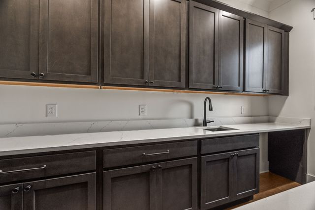 293 Aplin Branch Rd, Cottontown, TN 37048