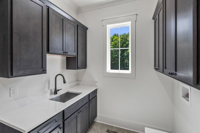 293 Aplin Branch Rd, Cottontown, TN 37048