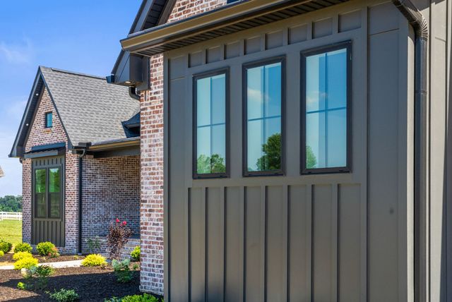 293 Aplin Branch Rd, Cottontown, TN 37048