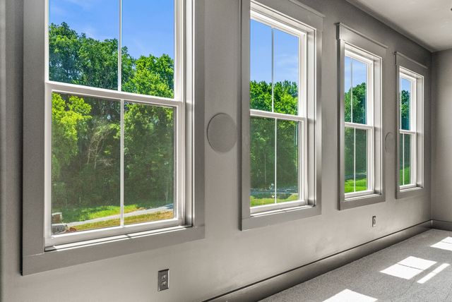 293 Aplin Branch Rd, Cottontown, TN 37048