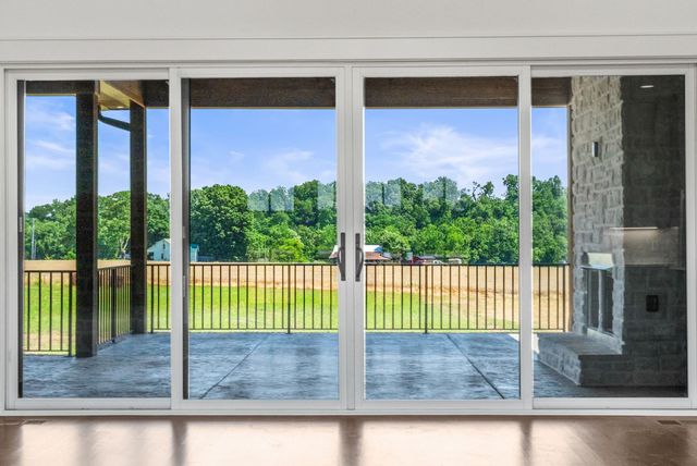 293 Aplin Branch Rd, Cottontown, TN 37048