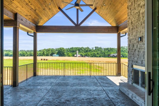 293 Aplin Branch Rd, Cottontown, TN 37048