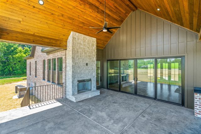 293 Aplin Branch Rd, Cottontown, TN 37048
