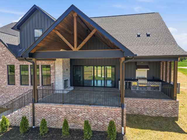 293 Aplin Branch Rd, Cottontown, TN 37048