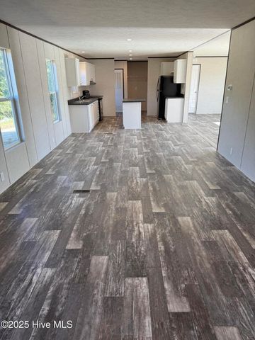 2251 Twisted Hickory Road, Elizabethtown, NC 28337