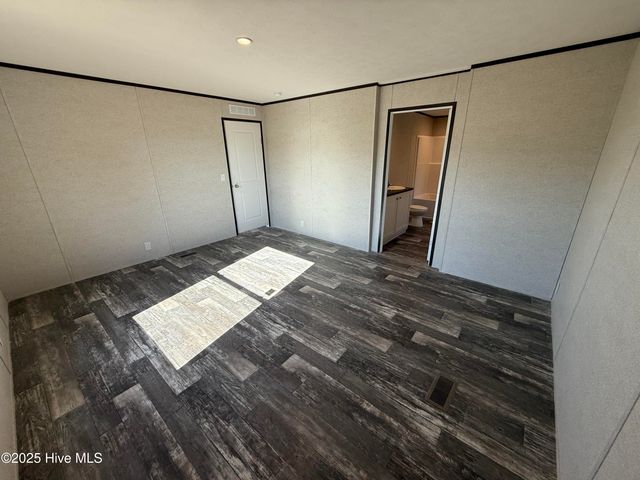 2251 Twisted Hickory Road, Elizabethtown, NC 28337