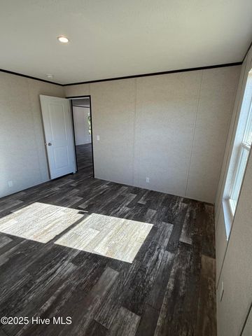 2251 Twisted Hickory Road, Elizabethtown, NC 28337