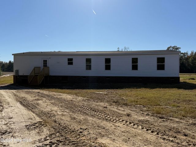 2251 Twisted Hickory Road, Elizabethtown, NC 28337