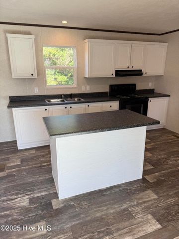 2251 Twisted Hickory Road, Elizabethtown, NC 28337