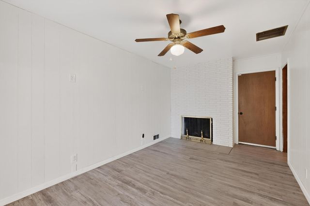 9806 McKnight Avenue NE, Albuquerque, NM 87112