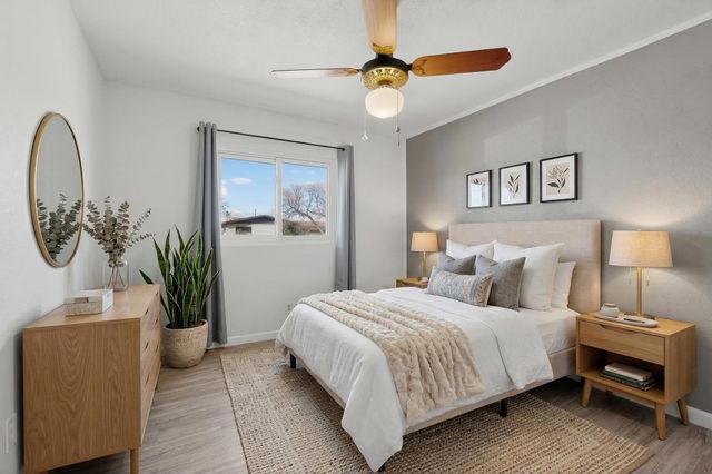 9806 McKnight Avenue NE, Albuquerque, NM 87112