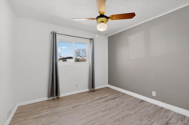 9806 McKnight Avenue NE, Albuquerque, NM 87112