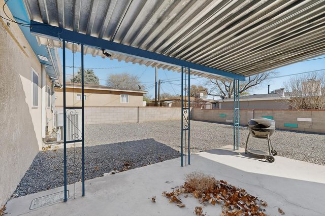 9806 McKnight Avenue NE, Albuquerque, NM 87112