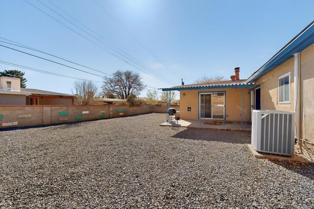 9806 McKnight Avenue NE, Albuquerque, NM 87112