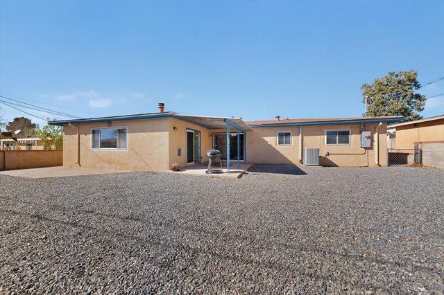 9806 McKnight Avenue NE, Albuquerque, NM 87112