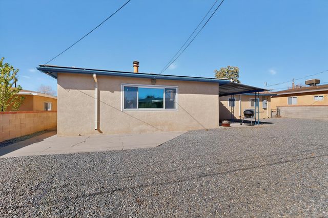 9806 McKnight Avenue NE, Albuquerque, NM 87112