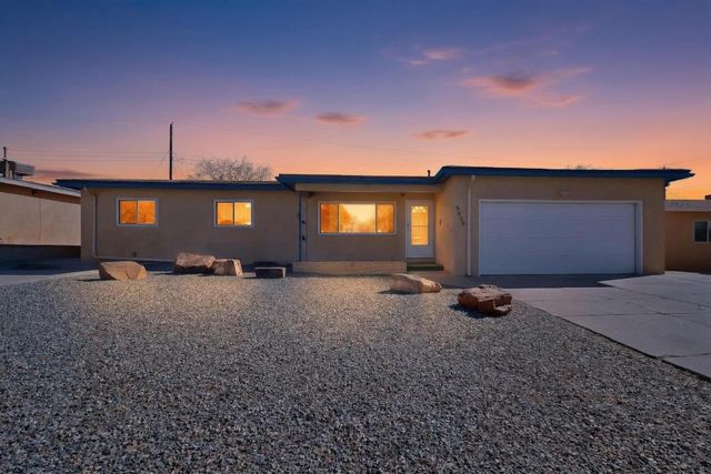 9806 McKnight Avenue NE, Albuquerque, NM 87112