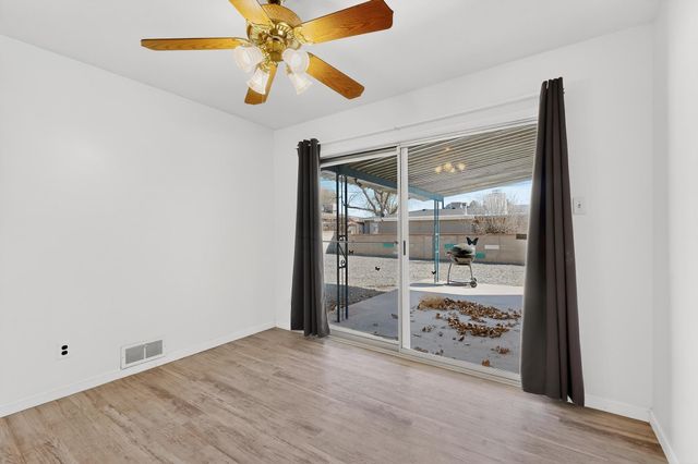 9806 McKnight Avenue NE, Albuquerque, NM 87112